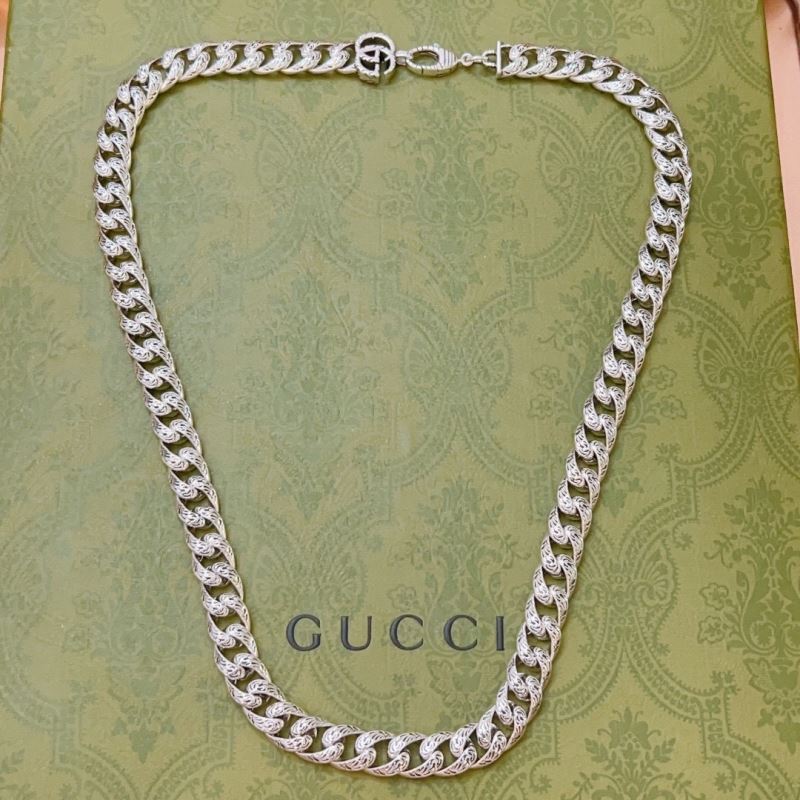 G*u*i necklaces